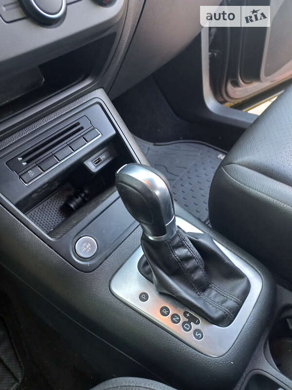 Внедорожник / Кроссовер Volkswagen Tiguan 2015 в Богуславе