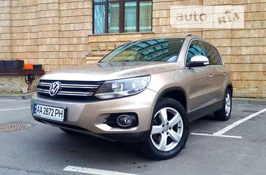 Внедорожник / Кроссовер Volkswagen Tiguan 2011 в Киеве