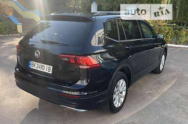 Внедорожник / Кроссовер Volkswagen Tiguan 2020 в Ровно