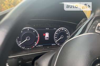 Позашляховик / Кросовер Volkswagen Tiguan 2017 в 