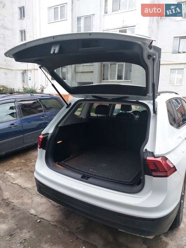 Внедорожник / Кроссовер Volkswagen Tiguan 2018 в Черновцах