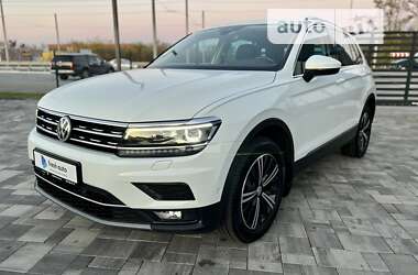 Внедорожник / Кроссовер Volkswagen Tiguan 2018 в 