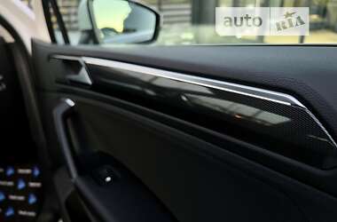 Внедорожник / Кроссовер Volkswagen Tiguan 2018 в 
