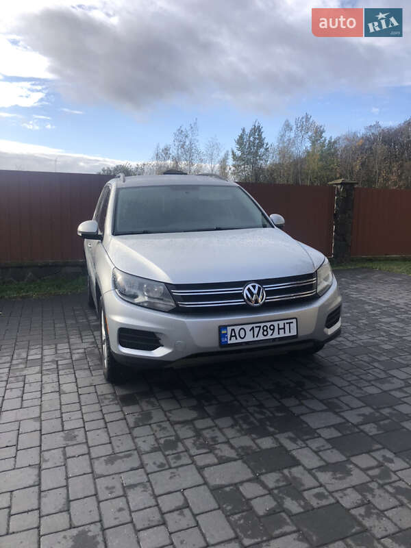 Внедорожник / Кроссовер Volkswagen Tiguan 2017 в Ужгороде