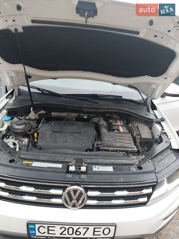 Внедорожник / Кроссовер Volkswagen Tiguan 2018 в Черновцах
