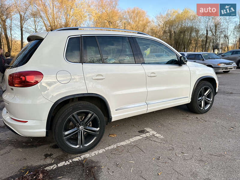 Внедорожник / Кроссовер Volkswagen Tiguan 2016 в Чернигове