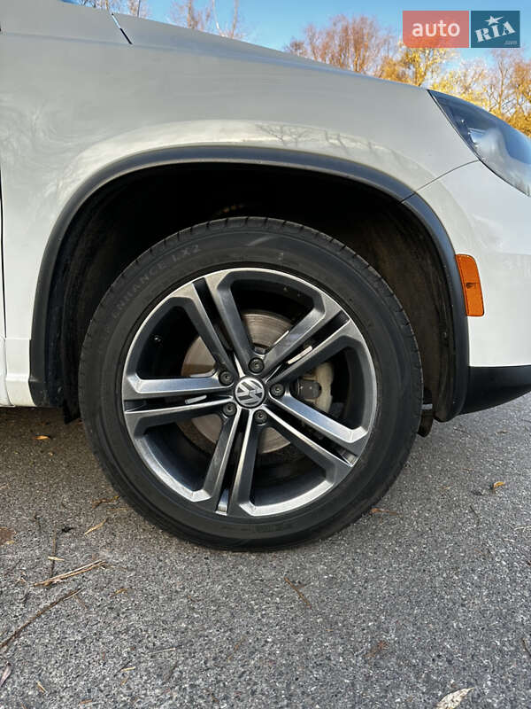 Внедорожник / Кроссовер Volkswagen Tiguan 2016 в Чернигове