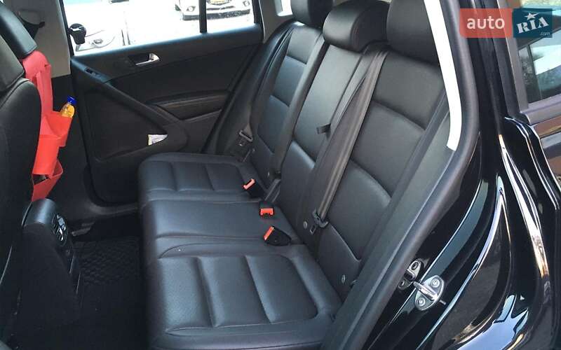 Внедорожник / Кроссовер Volkswagen Tiguan 2015 в Львове