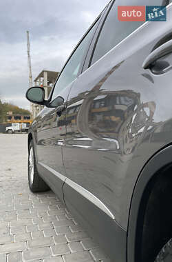 Внедорожник / Кроссовер Volkswagen Tiguan 2014 в 