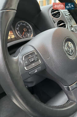 Внедорожник / Кроссовер Volkswagen Tiguan 2014 в 