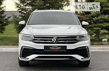 Позашляховик / Кросовер Volkswagen Tiguan 2022 в 