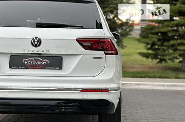 Позашляховик / Кросовер Volkswagen Tiguan 2022 в 