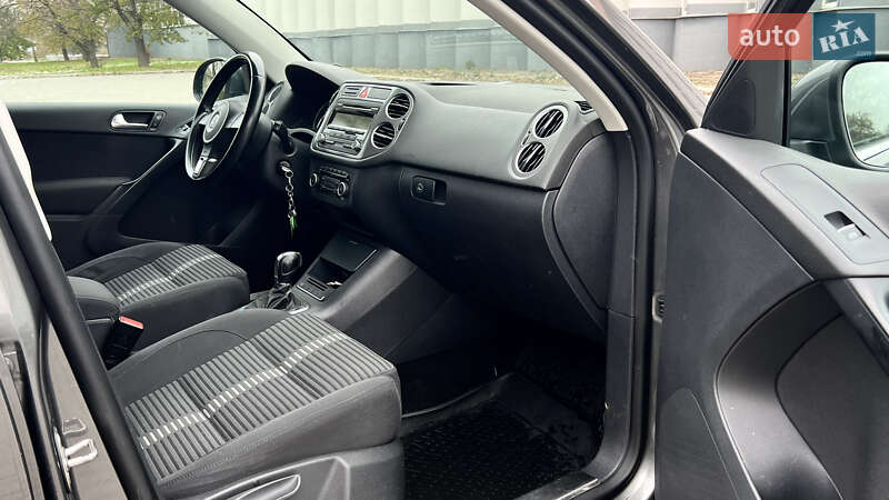Внедорожник / Кроссовер Volkswagen Tiguan 2011 в Запорожье
