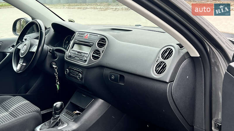 Внедорожник / Кроссовер Volkswagen Tiguan 2011 в Запорожье
