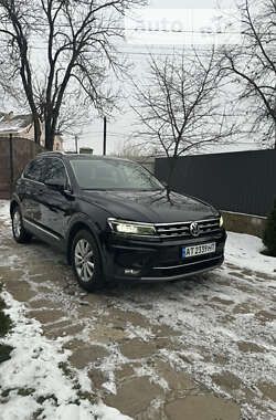 Внедорожник / Кроссовер Volkswagen Tiguan 2018 в 
