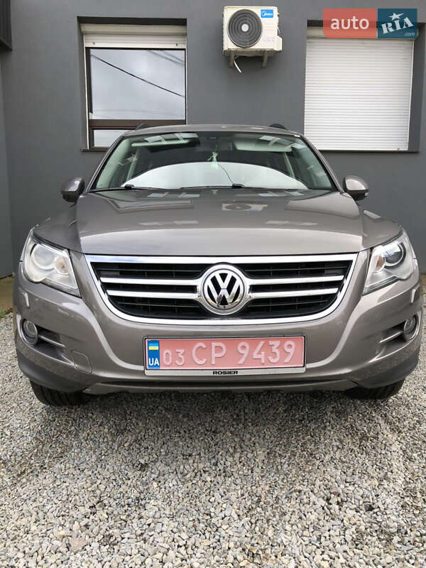Внедорожник / Кроссовер Volkswagen Tiguan 2010 в Ровно