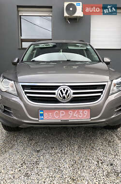 Внедорожник / Кроссовер Volkswagen Tiguan 2010 в 