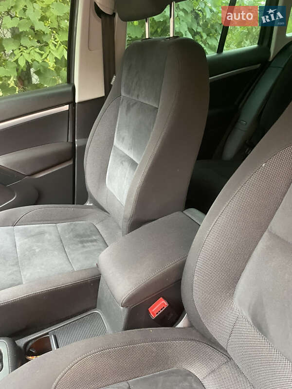 Внедорожник / Кроссовер Volkswagen Tiguan 2015 в Киеве