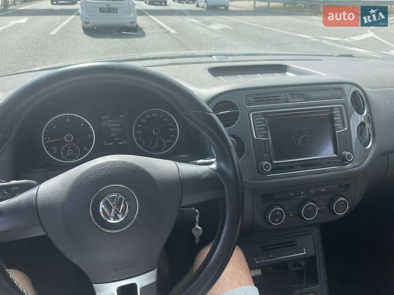 Внедорожник / Кроссовер Volkswagen Tiguan 2015 в Киеве