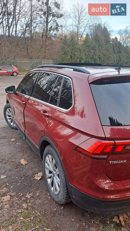 Внедорожник / Кроссовер Volkswagen Tiguan 2016 в Львове