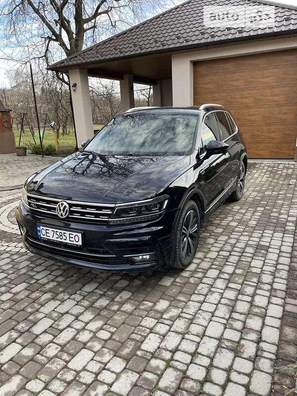 Внедорожник / Кроссовер Volkswagen Tiguan 2017 в Черновцах