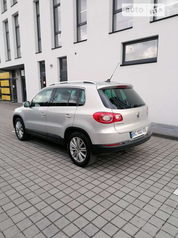 Внедорожник / Кроссовер Volkswagen Tiguan 2010 в Львове