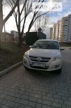 Внедорожник / Кроссовер Volkswagen Tiguan 2010 в Львове