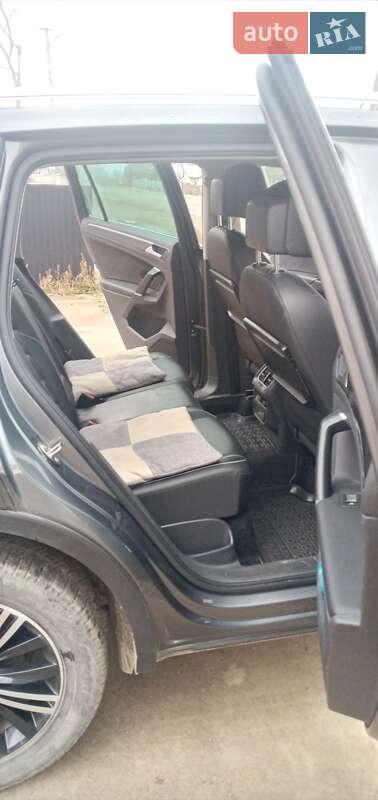 Внедорожник / Кроссовер Volkswagen Tiguan 2016 в Черновцах фото 4 Внедорожник / Кроссовер Volkswagen Tiguan 2016 в Черновцах