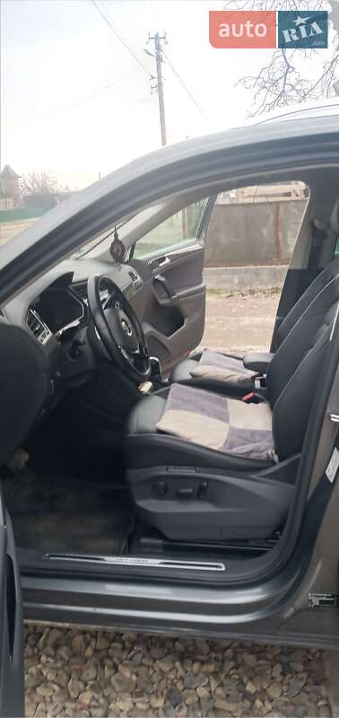 Внедорожник / Кроссовер Volkswagen Tiguan 2016 в Черновцах фото 6 Внедорожник / Кроссовер Volkswagen Tiguan 2016 в Черновцах