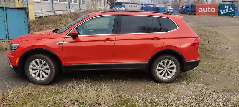 Внедорожник / Кроссовер Volkswagen Tiguan 2018 в Днепре