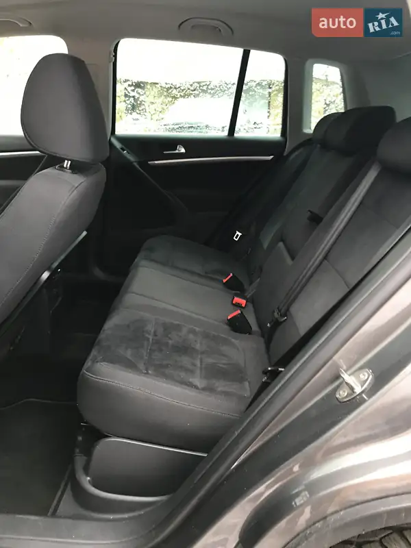 Внедорожник / Кроссовер Volkswagen Tiguan 2013 в 