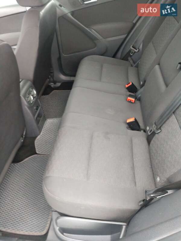 Внедорожник / Кроссовер Volkswagen Tiguan 2015 в Харькове