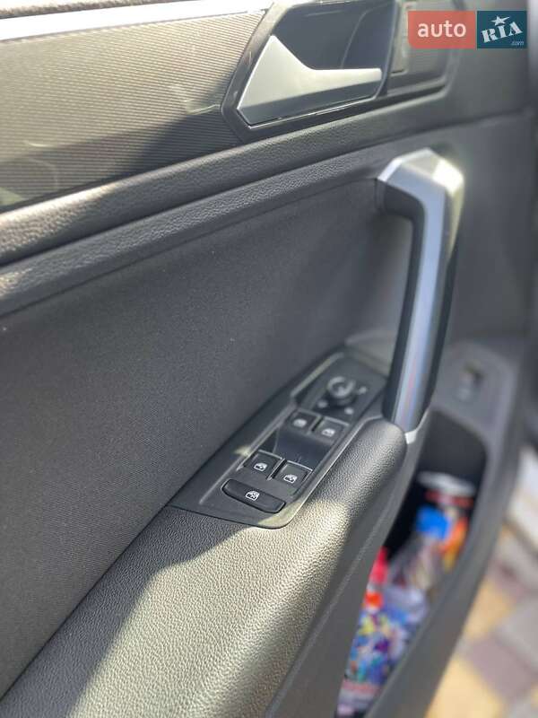 Внедорожник / Кроссовер Volkswagen Tiguan 2016 в Чернигове