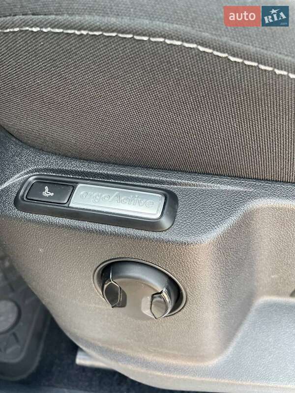 Внедорожник / Кроссовер Volkswagen Tiguan 2016 в Чернигове