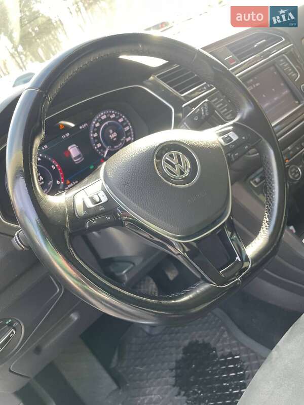 Внедорожник / Кроссовер Volkswagen Tiguan 2016 в Чернигове