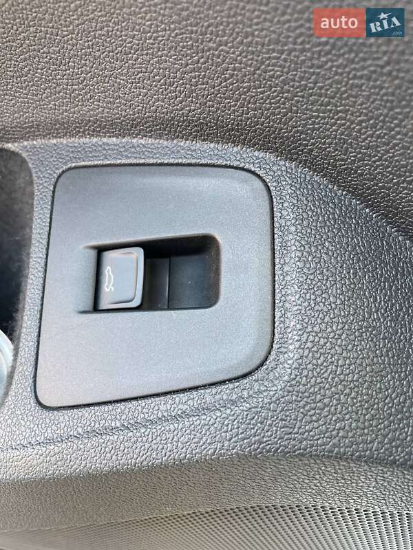 Внедорожник / Кроссовер Volkswagen Tiguan 2016 в Чернигове