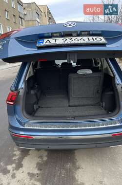 Внедорожник / Кроссовер Volkswagen Tiguan 2019 в 