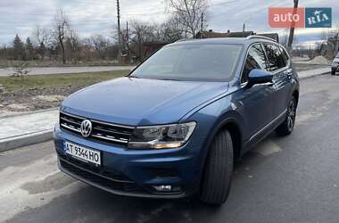 Внедорожник / Кроссовер Volkswagen Tiguan 2019 в 