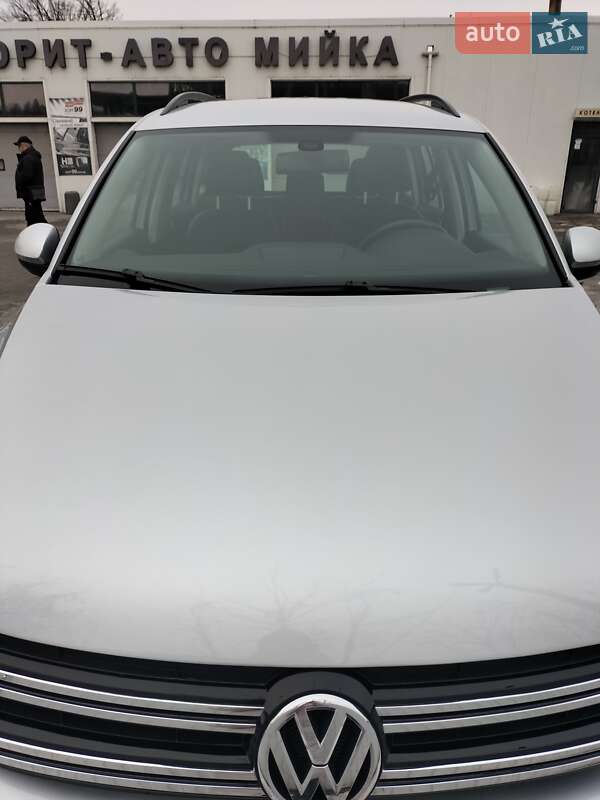 Внедорожник / Кроссовер Volkswagen Tiguan 2016 в Виннице