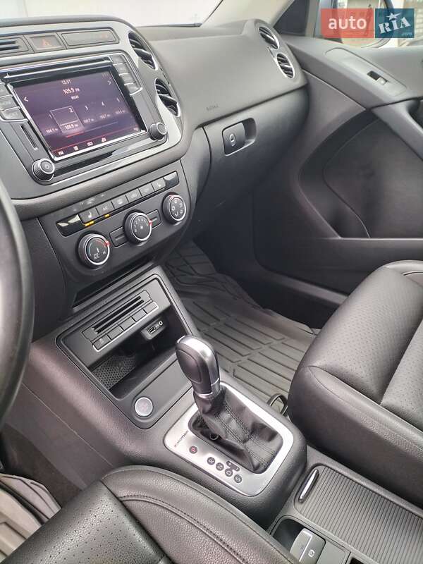 Внедорожник / Кроссовер Volkswagen Tiguan 2016 в Виннице