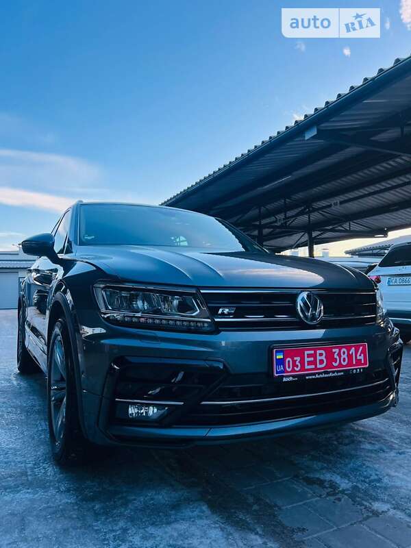 Внедорожник / Кроссовер Volkswagen Tiguan 2019 в Черняхове