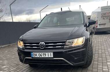 Внедорожник / Кроссовер Volkswagen Tiguan 2018 в Ровно