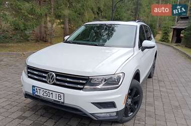 Внедорожник / Кроссовер Volkswagen Tiguan 2017 в Богородчанах