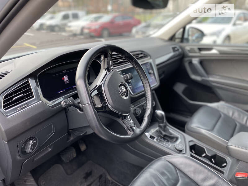 Внедорожник / Кроссовер Volkswagen Tiguan 2017 в Киеве