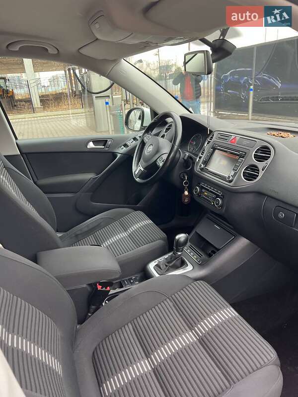 Внедорожник / Кроссовер Volkswagen Tiguan 2011 в Одессе