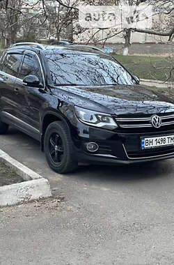 Внедорожник / Кроссовер Volkswagen Tiguan 2014 в Одессе