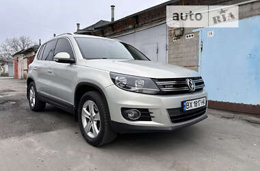 Внедорожник / Кроссовер Volkswagen Tiguan 2012 в Хмельницком