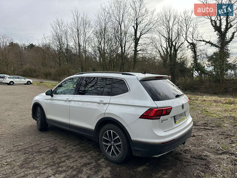 Внедорожник / Кроссовер Volkswagen Tiguan 2017 в Луцке