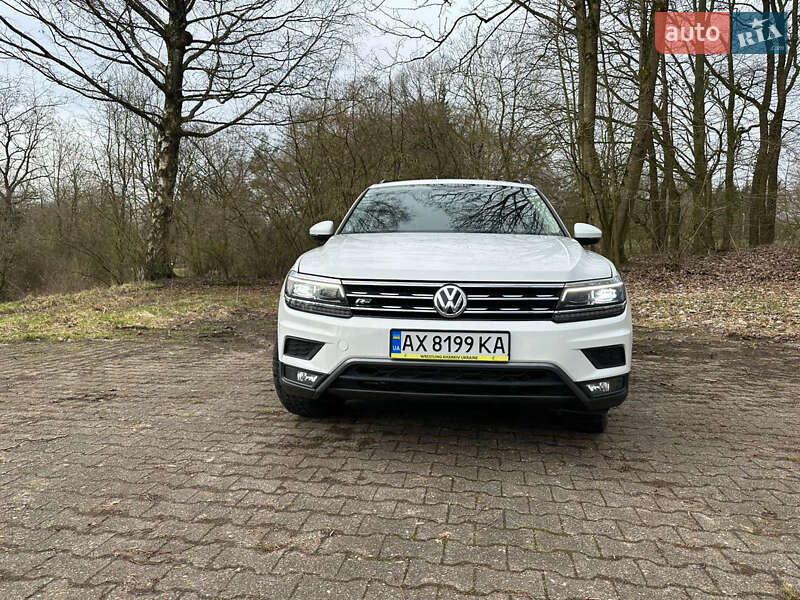 Внедорожник / Кроссовер Volkswagen Tiguan 2017 в Луцке