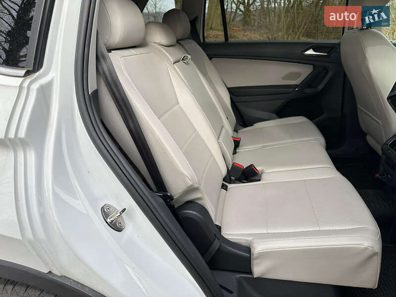 Внедорожник / Кроссовер Volkswagen Tiguan 2017 в Луцке